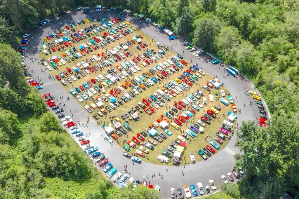 Canada D’eh car show
