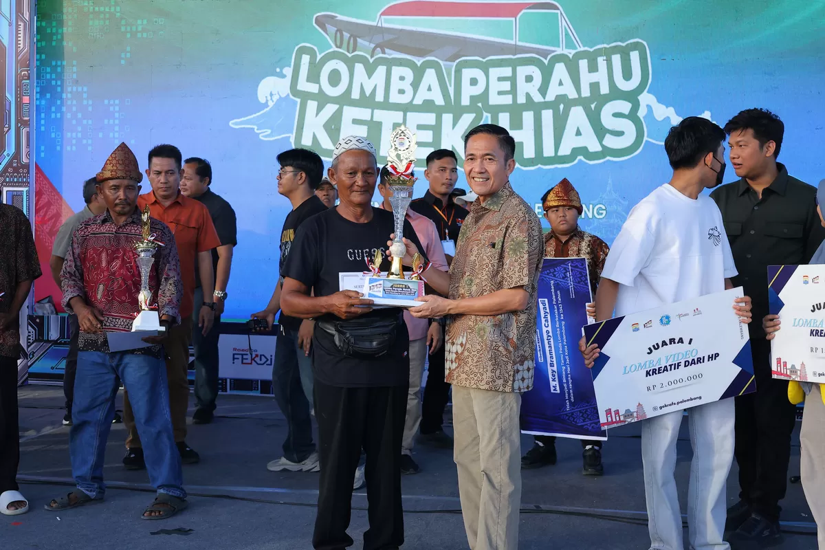 Parade Perahu Ketek Hias