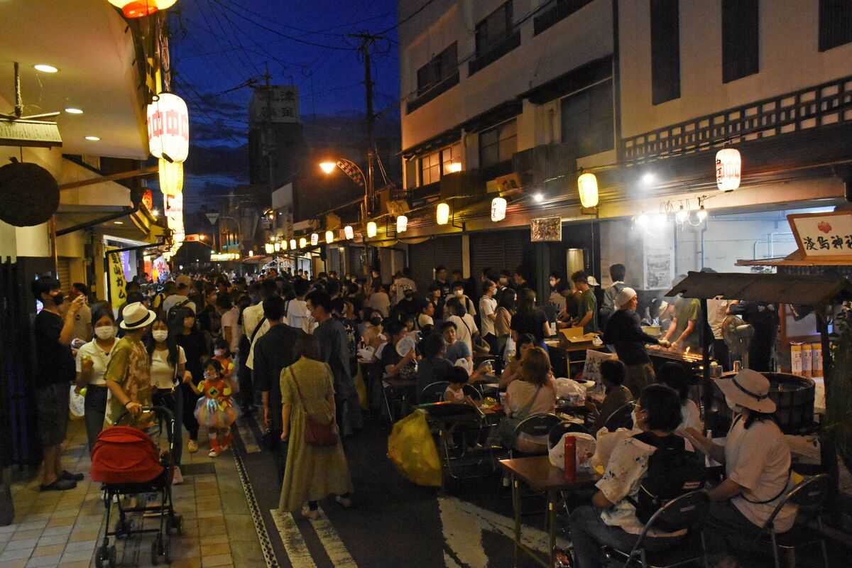 からつ土曜夜市
