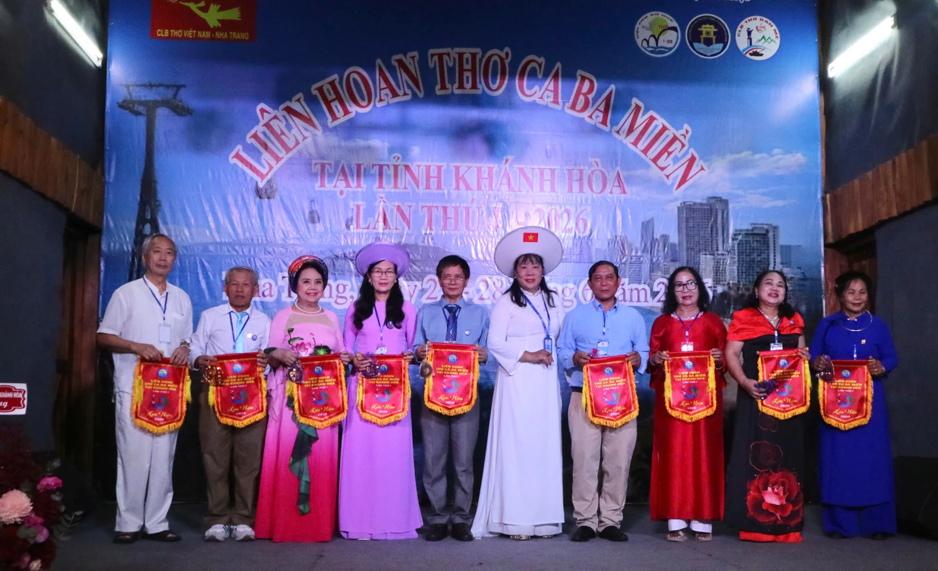 Liên hoan Thơ ca ba miền tại tỉnh Khánh Hòa