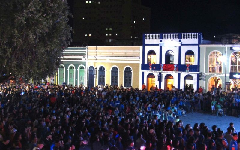 Transmissão do 59º Festival de Parintins no Largo de São Sebastião