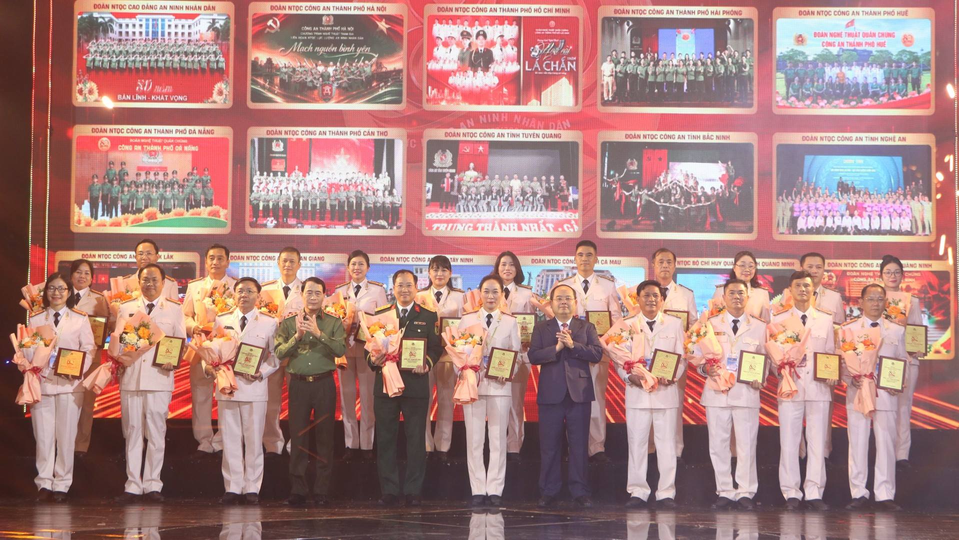 Liên hoan Nghệ thuật quần chúng “80 năm An ninh nhân dân - Sáng mãi trang sử vàng”