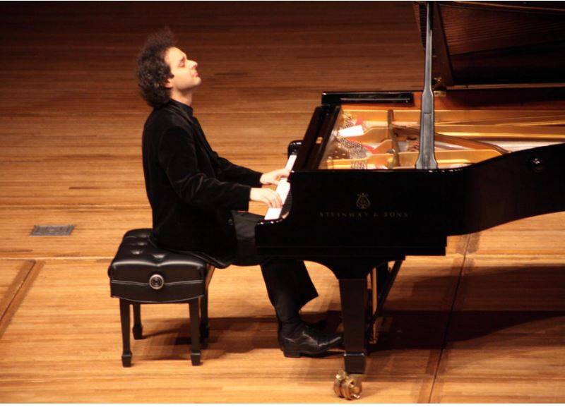 Recital pianistico di Christian Leotta: Beethoven Sonate per pianoforte
