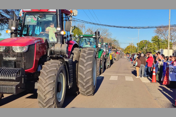 Desfile Agrícola y Cultural de Fernández por su 136° Aniversario