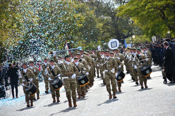 Desfile cívico-militar por el Día de la Independencia