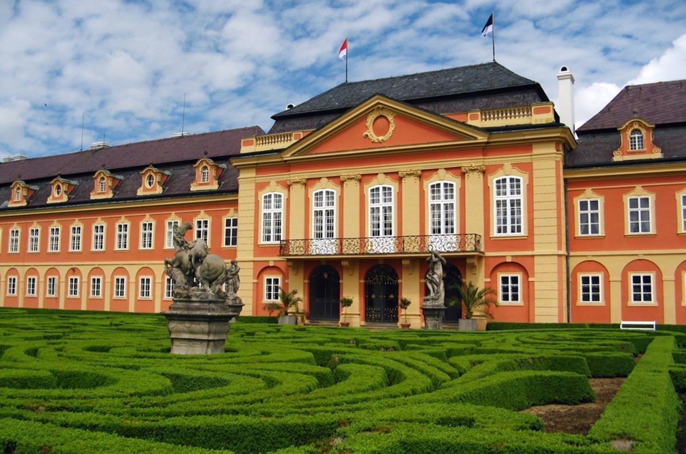 Festival hudby na zámku Dobříš 2026