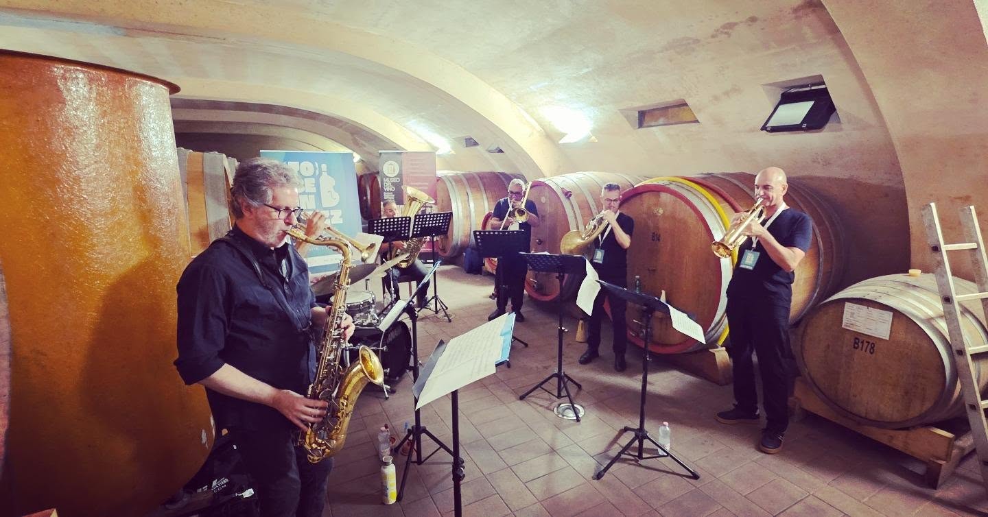 (to) be in jazz Estate