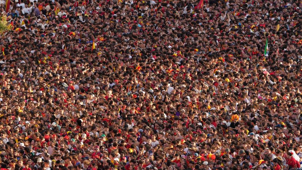 La gran festa in Spagna dopo il trionfo ai Mondiali