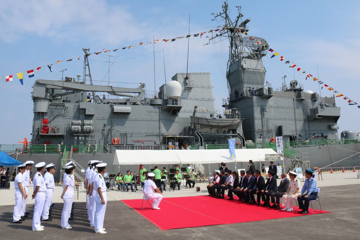 海上自衛隊訓練支援艦「くろべ」一般公開