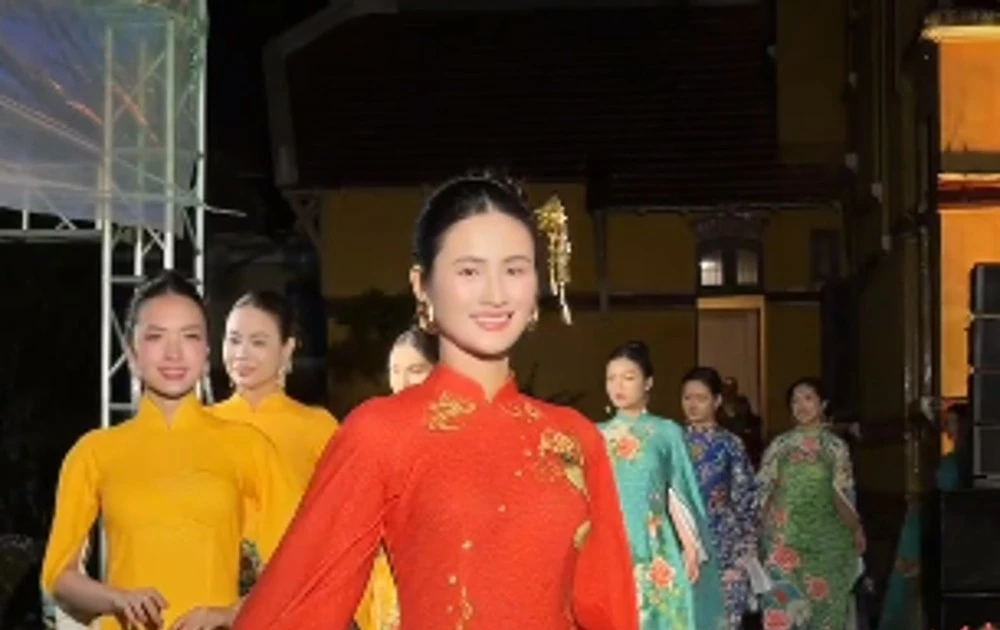 Hoài niệm trăm năm 2