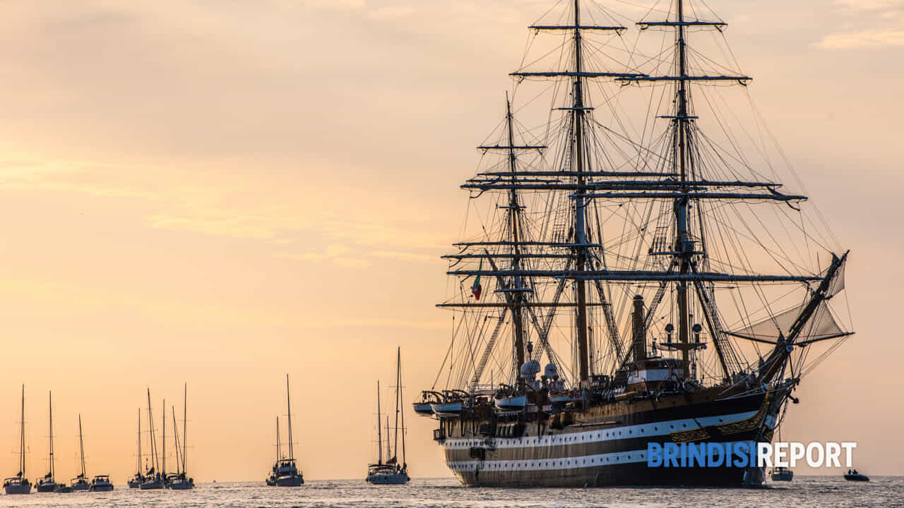 Mostra fotografica di Massimo Sestini: Nave Vespucci