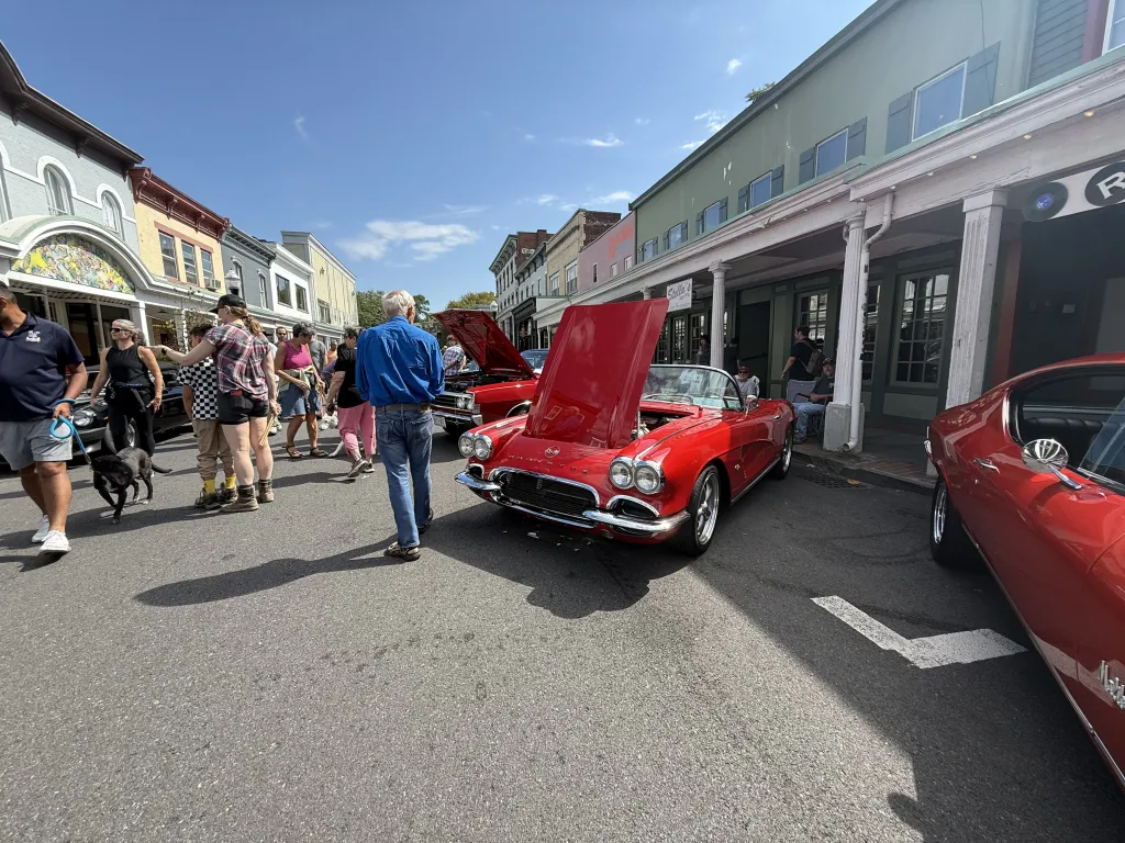 Mainetti & Mainetti Uptown Car Show