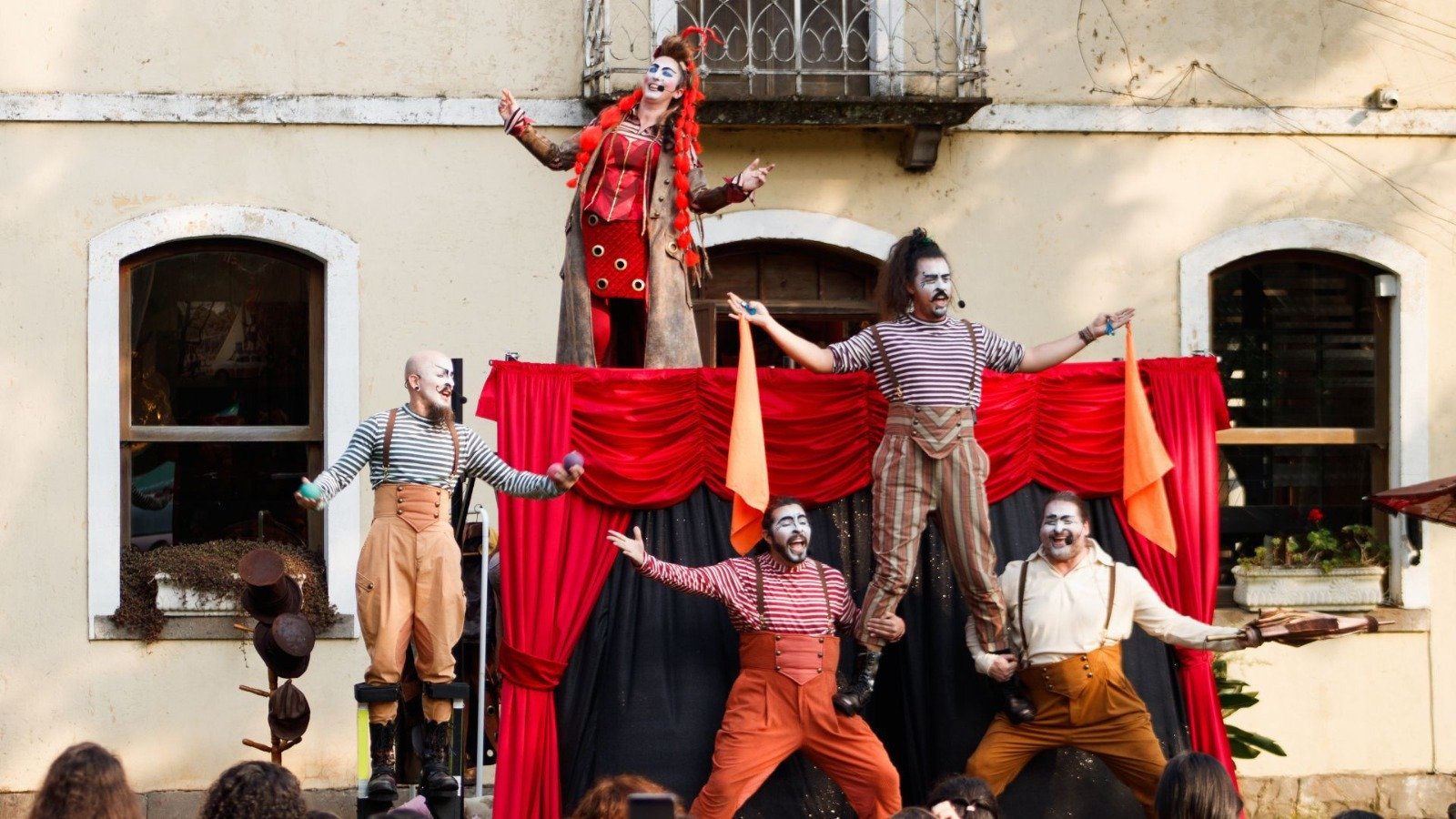 Circulação do espetáculo teatral “O Cavaleiro e o Dragão do Tempo”