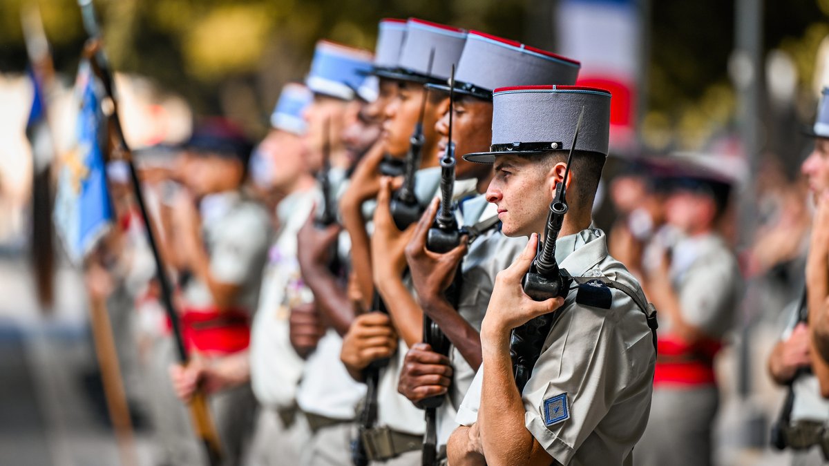 Défilé du 14-Juillet à Nîmes