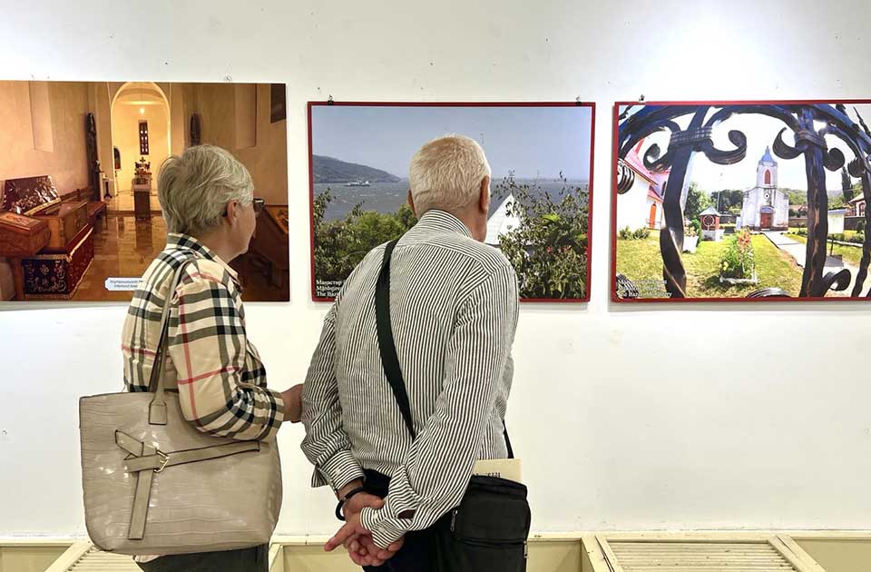 Izložba fotografija „Osam vekova manastira Bazjaš“