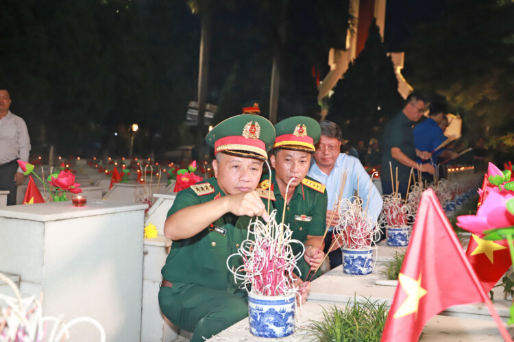 Lễ thắp nến tri ân các Anh hùng liệt sĩ và Chương trình nghệ thuật “Tiếp nối huyền thoại – Khát vọng non sông”