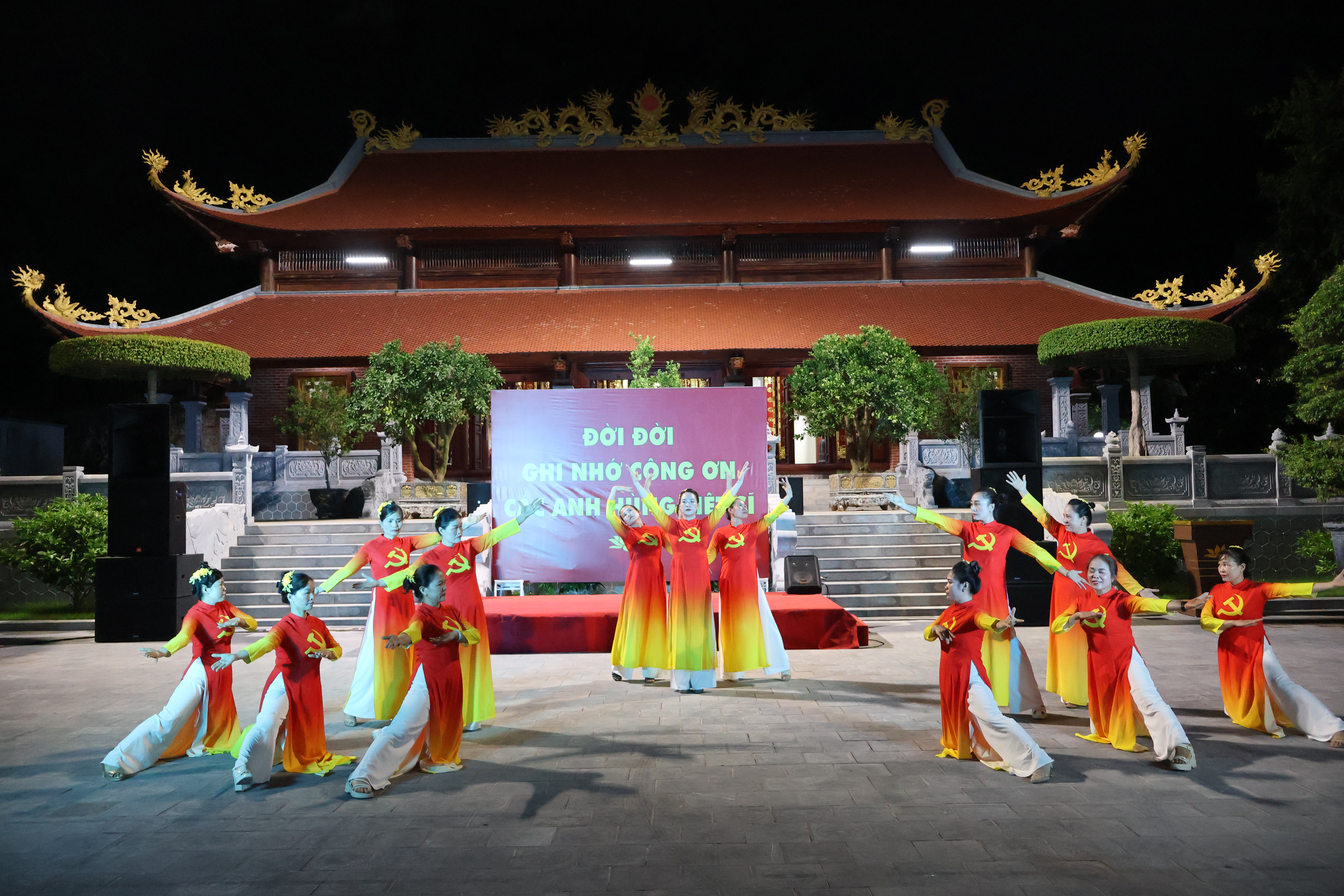 Chương trình nghệ thuật tri ân các Anh hùng liệt sĩ
