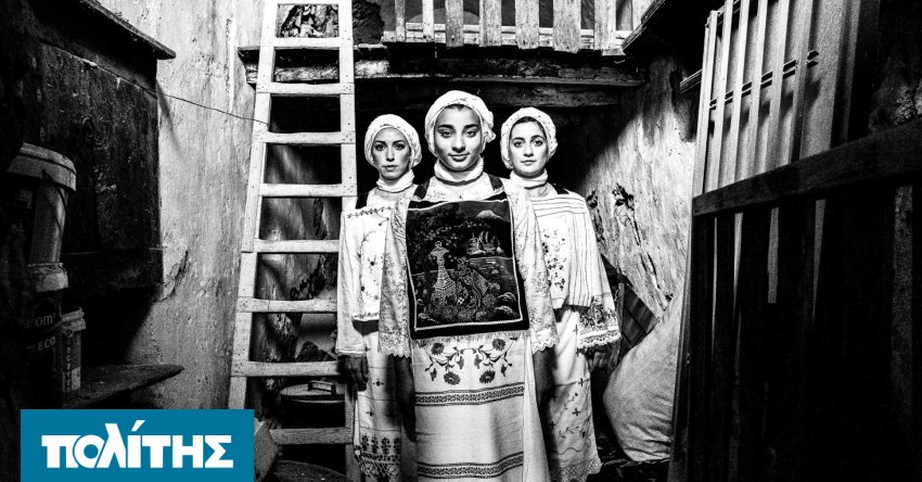 Καρυάτις Δ | Χίος