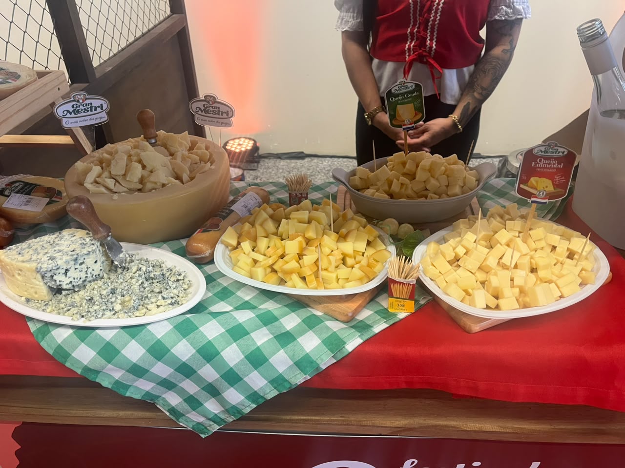 Festival de Queijos e Vinhos