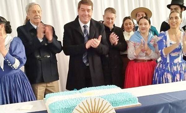 210° Aniversario de la Declaración de la Independencia en Rawson