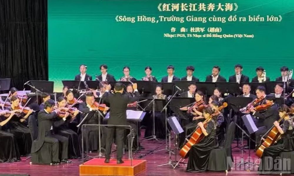 Viet Nam–China friendship symphony concert