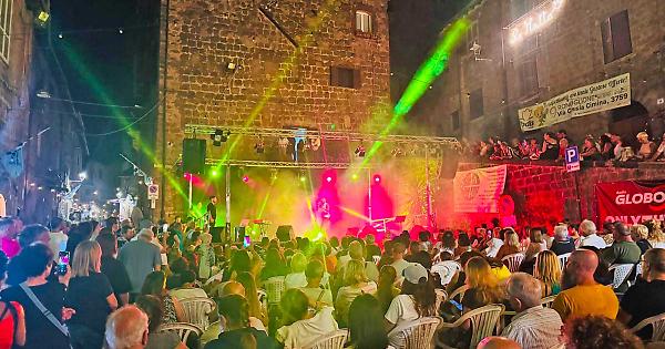 Borgo in Festa
