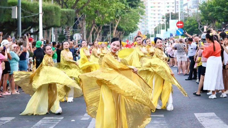 Carnival - Diễu hành xe hoa