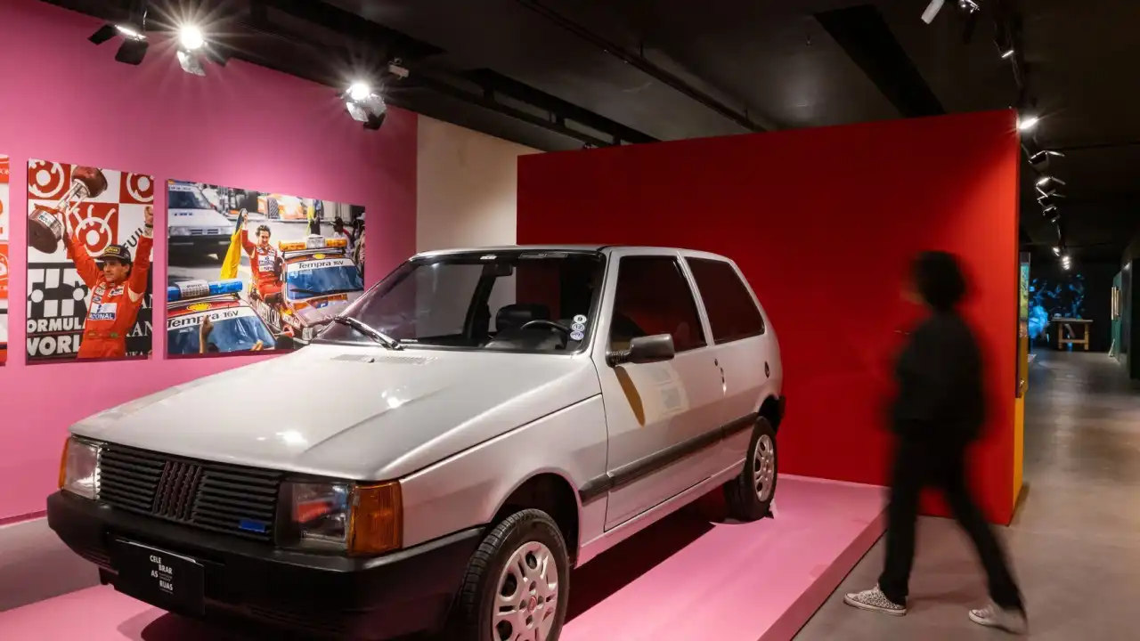 Celebrar as ruas: 50 anos de Fiat e brasilidade na Casa Fiat de Cultura