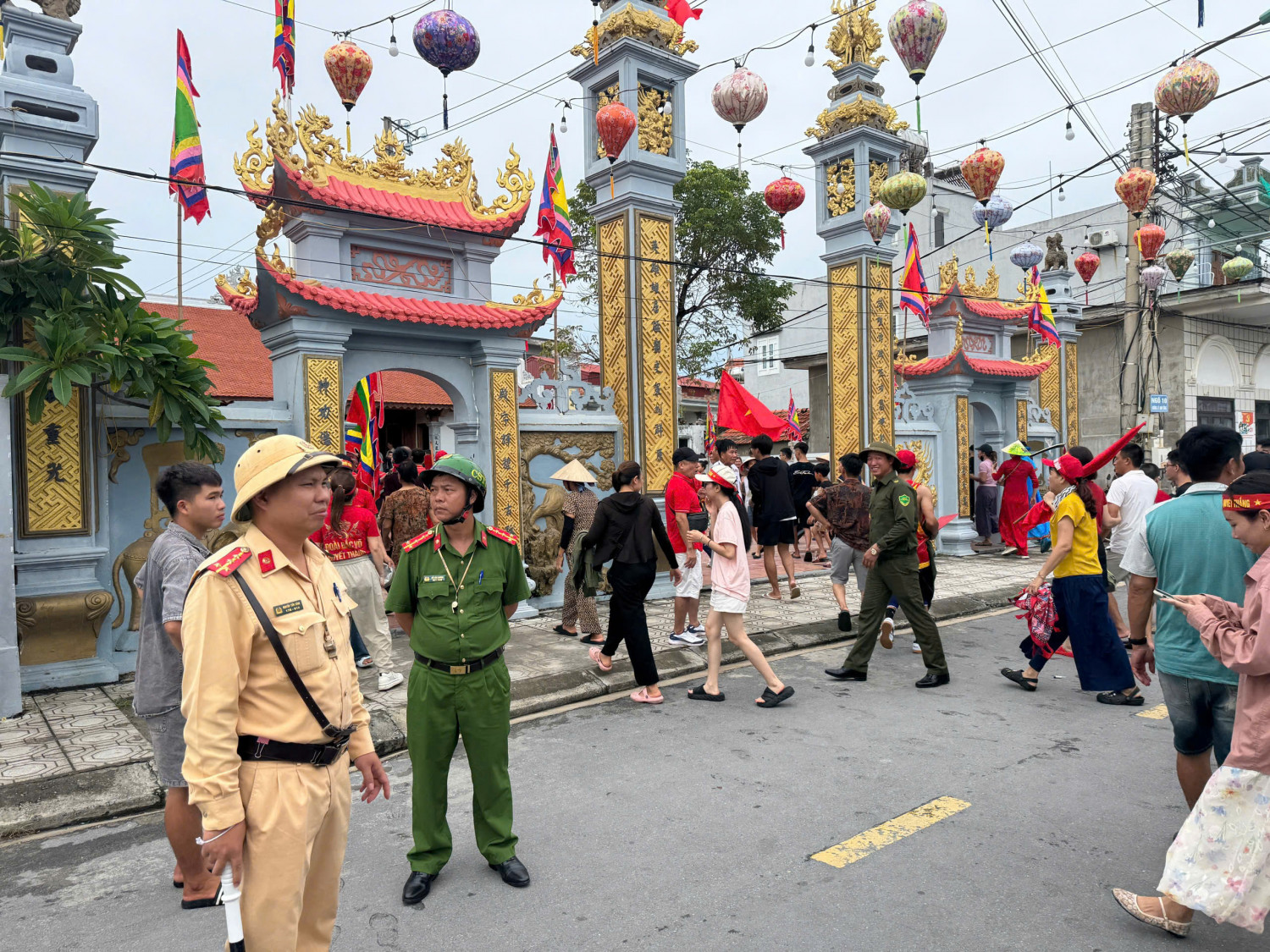 Lễ hội Chèo bơi Vân Đồn