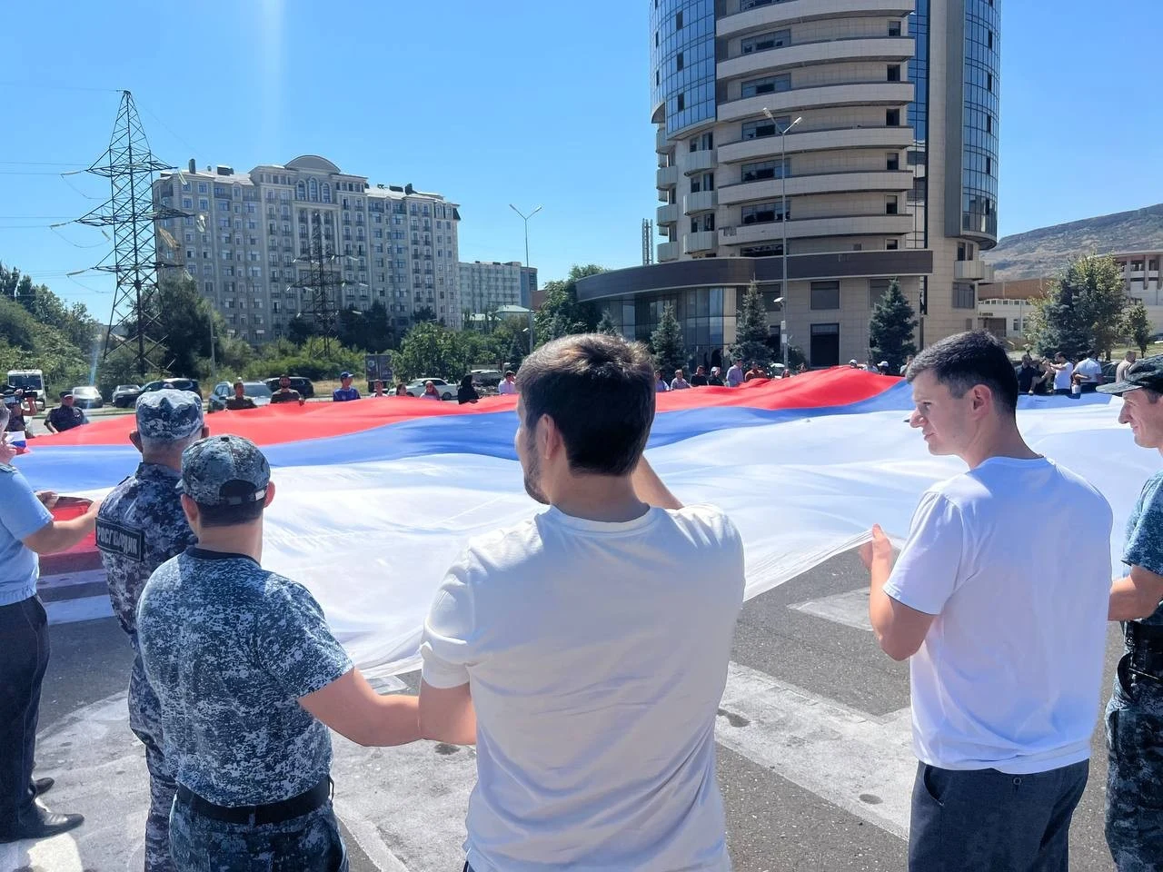 Празднование Дня государственного флага России