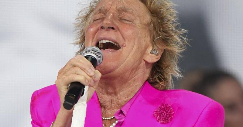 Rod Stewart Performance