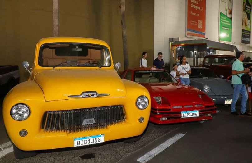 4ª Exposição de Carros Antigos