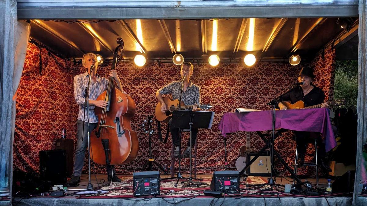 Concert des Parrots Tones au Serment
