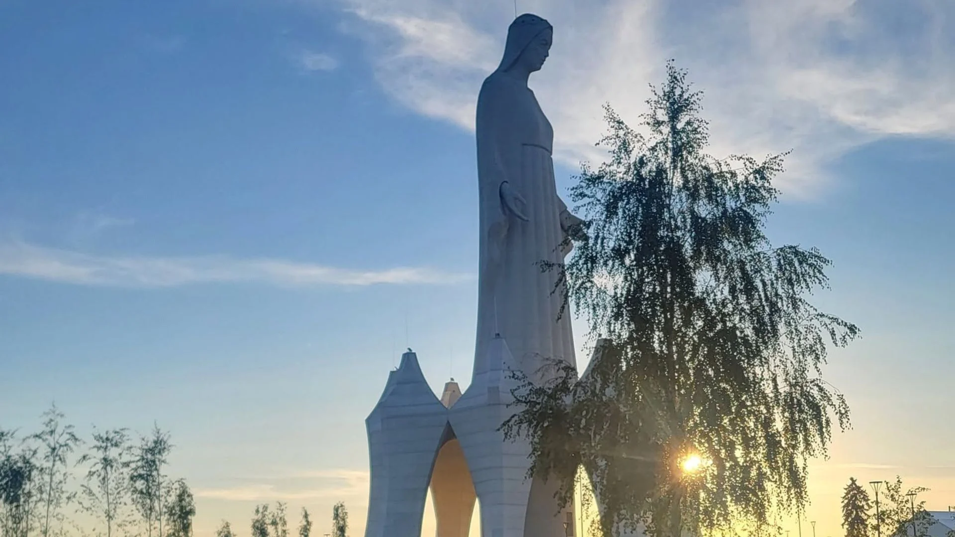 Poświęcenie Monumentu Matki Bożej Miłosiernej