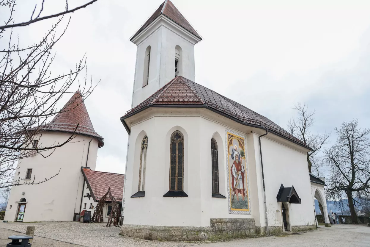 Koncert brezčasnih melodij, šansonov in svinga