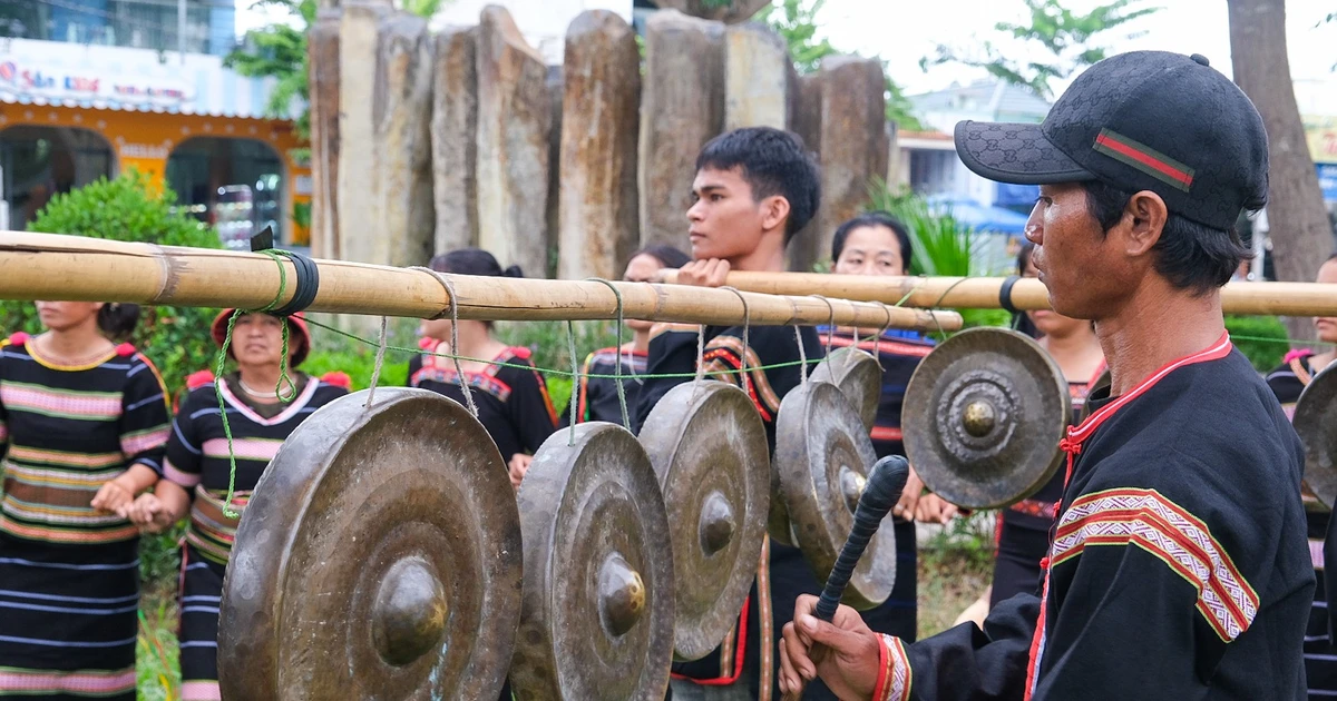 Ngày hội Văn hóa - Thể thao các dân tộc thiểu số và Phiên chợ nông sản, giới thiệu sản phẩm OCOP xã Phú Túc