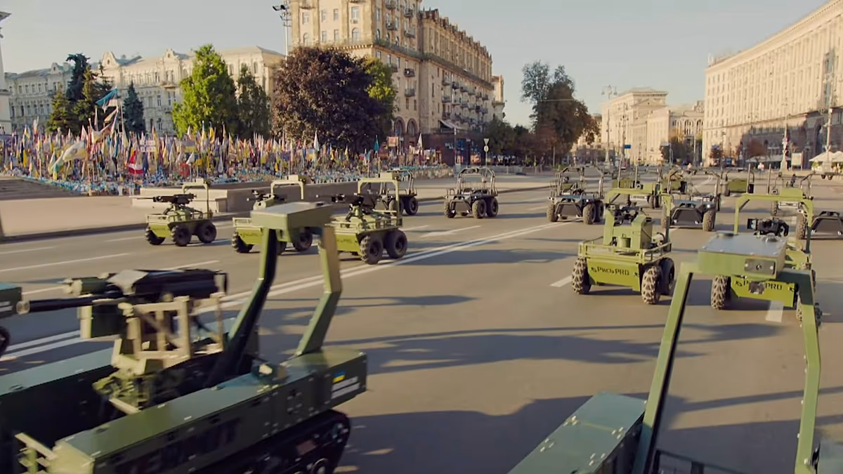 Défilé du Jour de l'Indépendance de l'Ukraine avec robots et drones