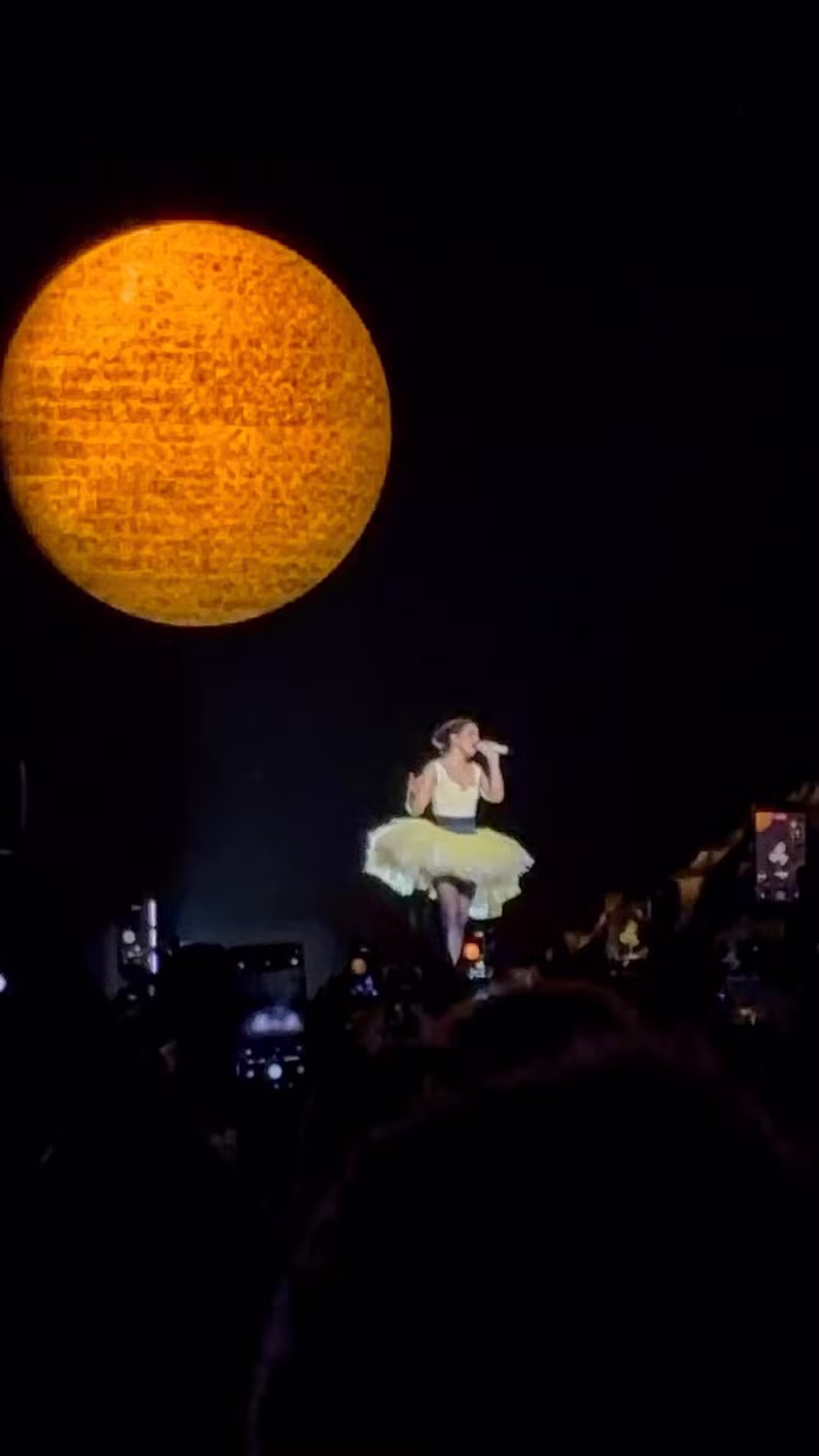 Rosalía - Lux Tour