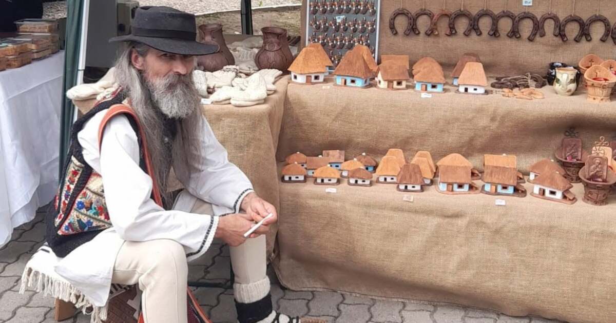 Târgul Meșterilor Populari și Festivalul-Concurs al Cântecului Popular din Țara Zărandului