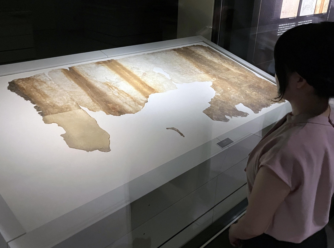 キトラ古墳壁画「白虎」公開