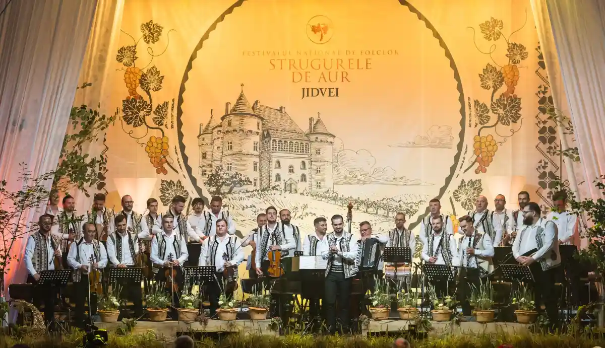 Festivalul Național de Folclor „Strugurele de Aur”