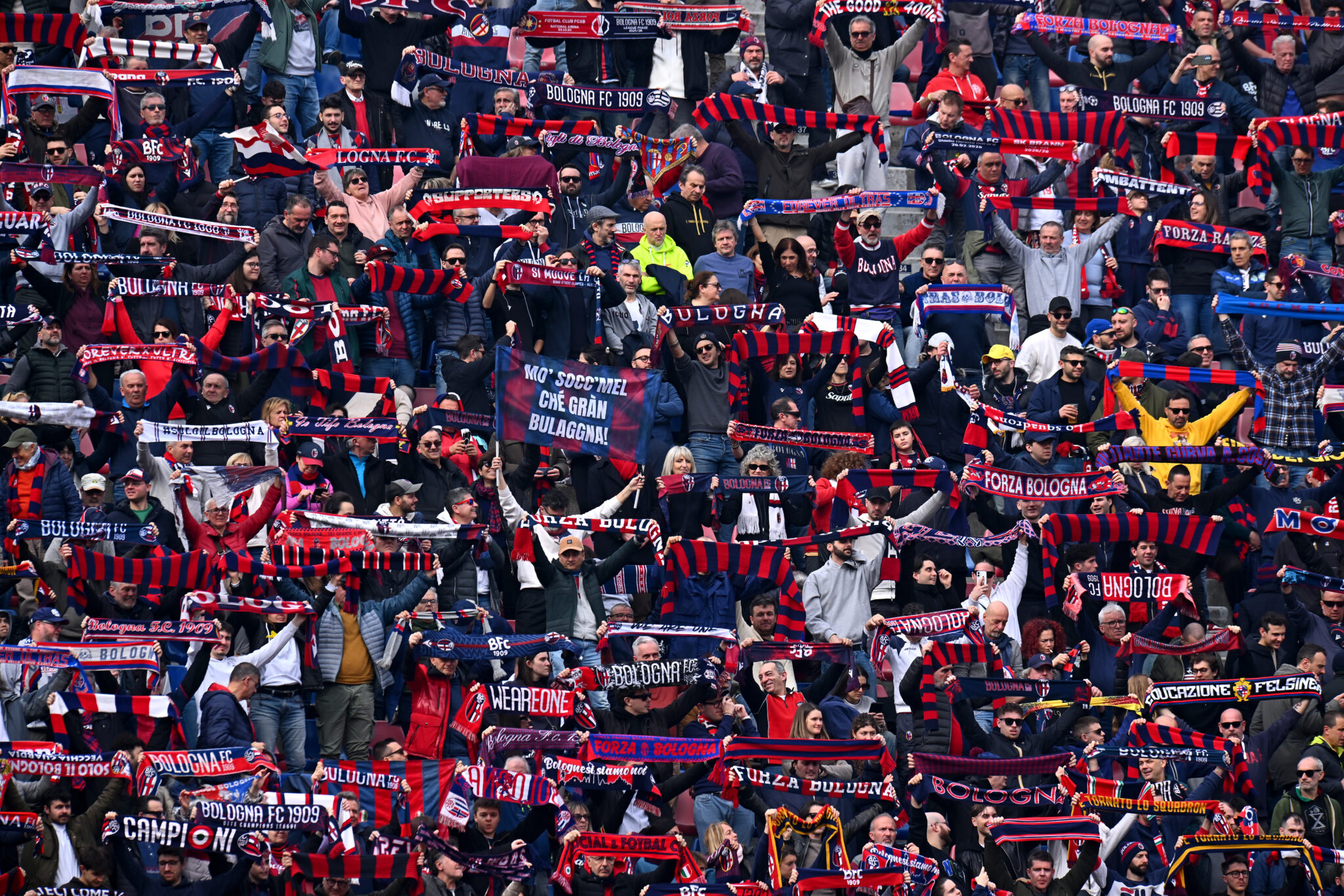 Festa della maglia e dell’orgoglio rossoblù