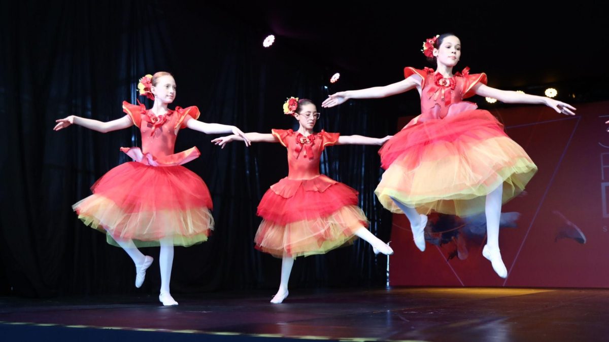 Festival de dança no Shopping Itaguaçu