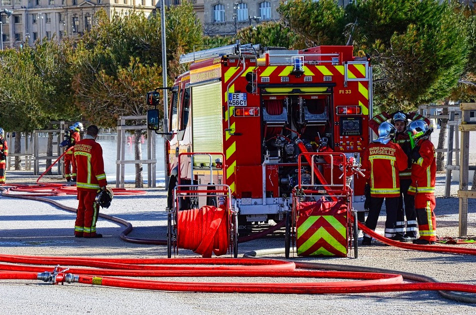 Grande parade et rassemblement d'hommage aux pompiers de Fontainebleau