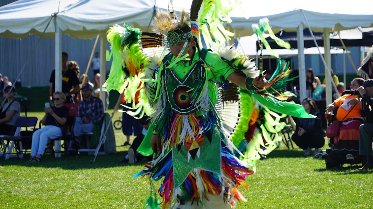 Gidinawendamin/Ska'nikú•lát powwow