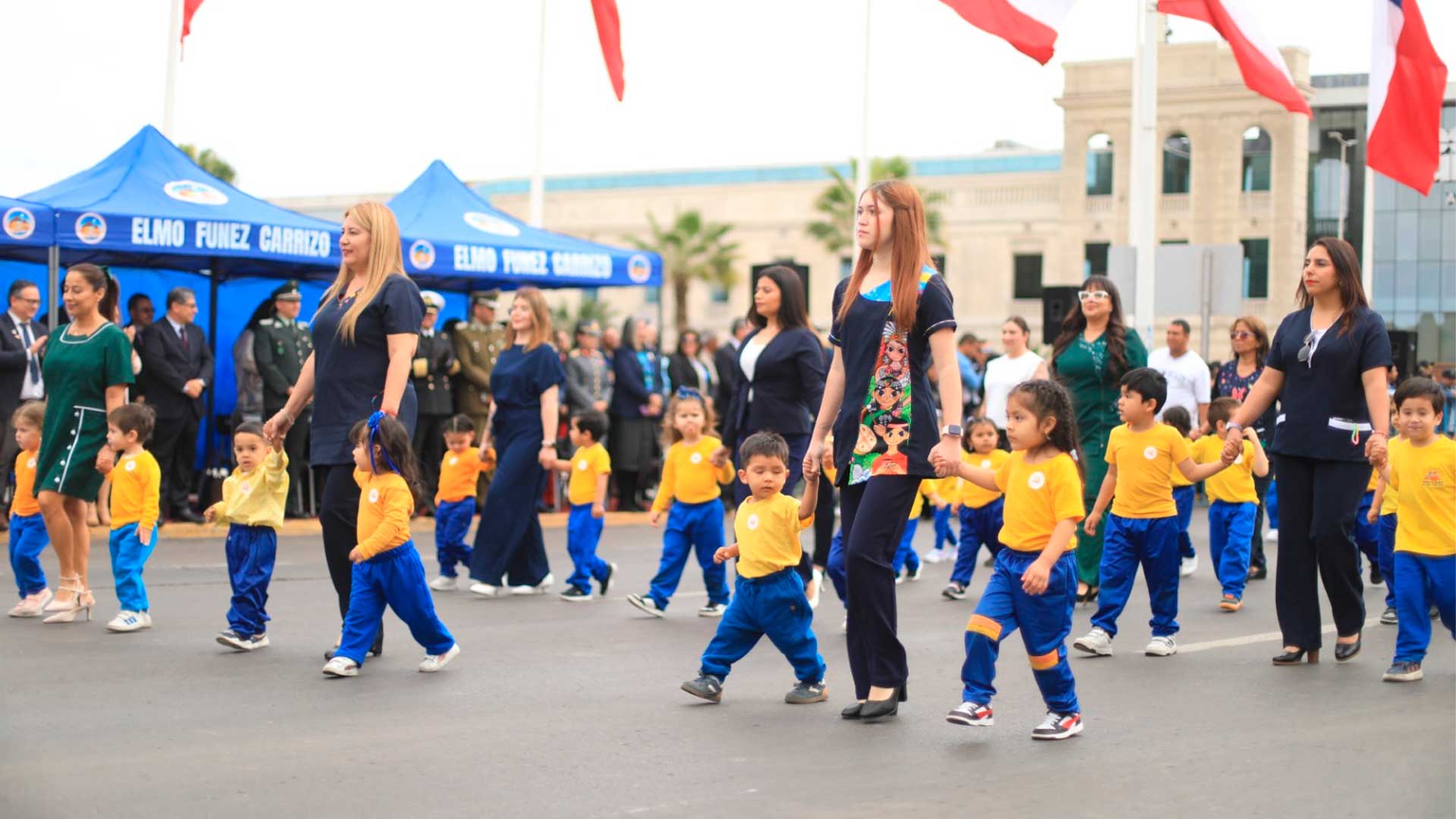 Desfile escolar por las Fiestas Patrias en Antofagasta