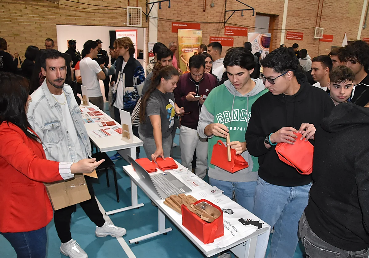 Feria de bienvenida a los estudiantes