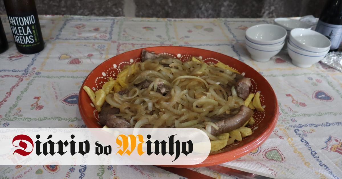 Sente-se à Mesa - Bife à Romaria