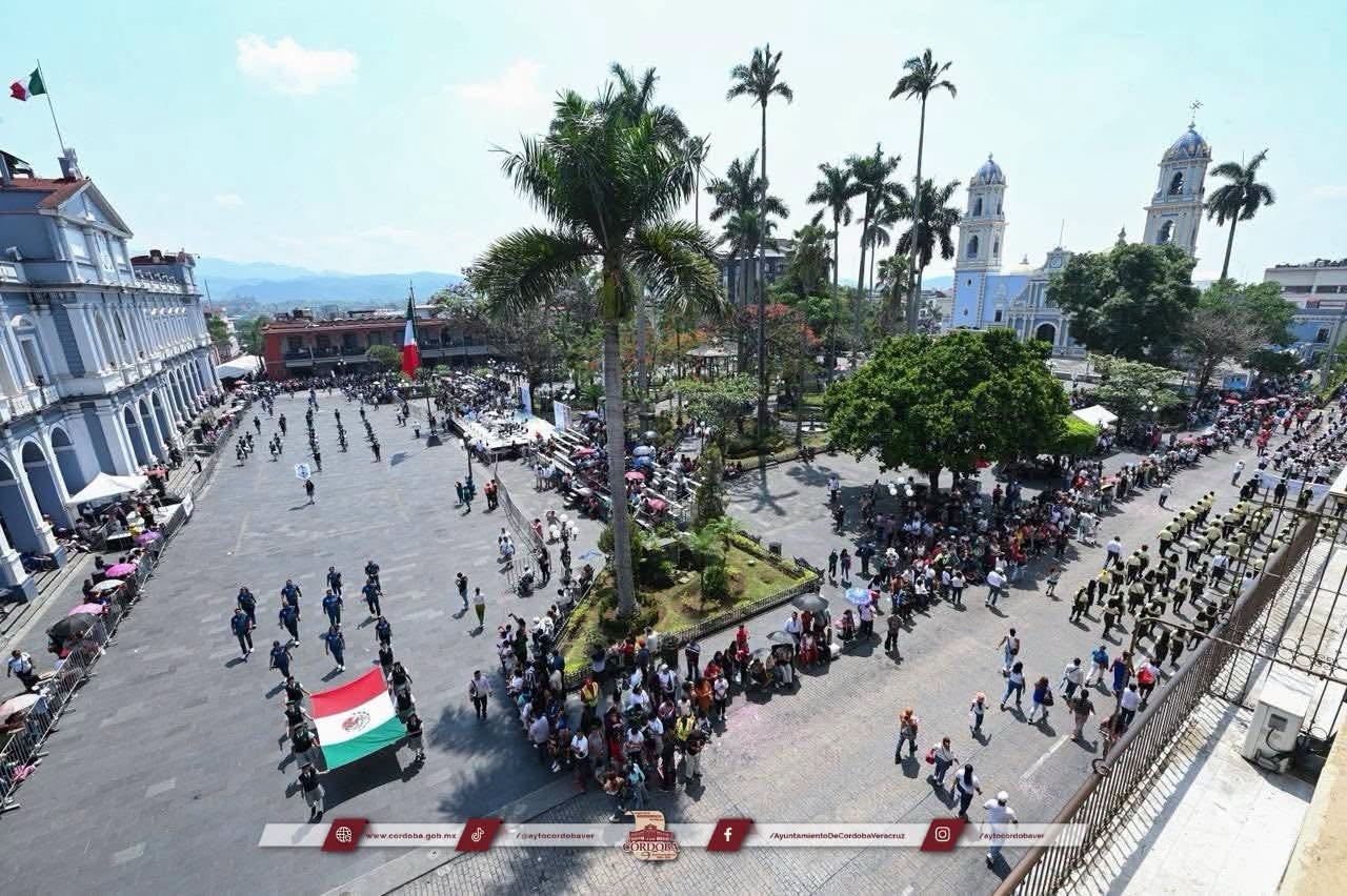 Desfile cívico conmemorativo del 216 Aniversario de la Guerra de Independencia de México