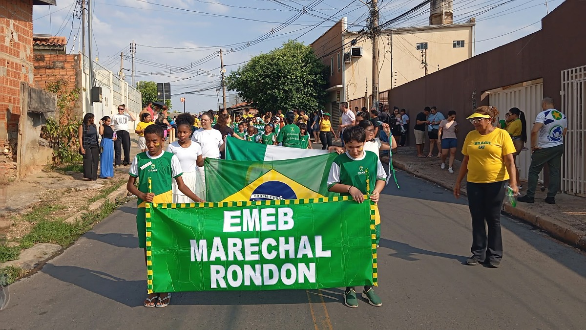 Desfile Cívico de 7 de Setembro no bairro Alvorada